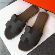 Hermes Oran Slides Women Grain Calfskin In Black/Grey