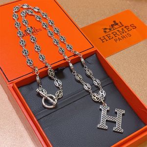 Hermes Twill H Pendant Disc Chain Necklace Silver